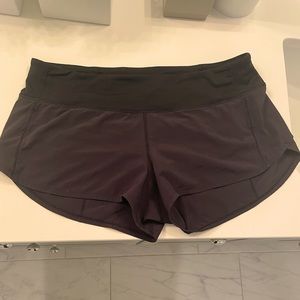 black lululemon shorts
